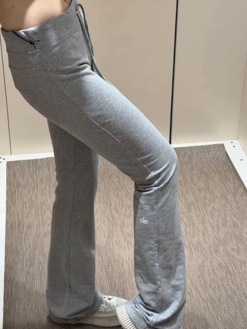 Alo Yoga Sway Bootcut Sweatpant Athletic Heather Grey,Chic Everyday Staple